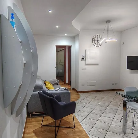 Giardino Erasmo דירה *